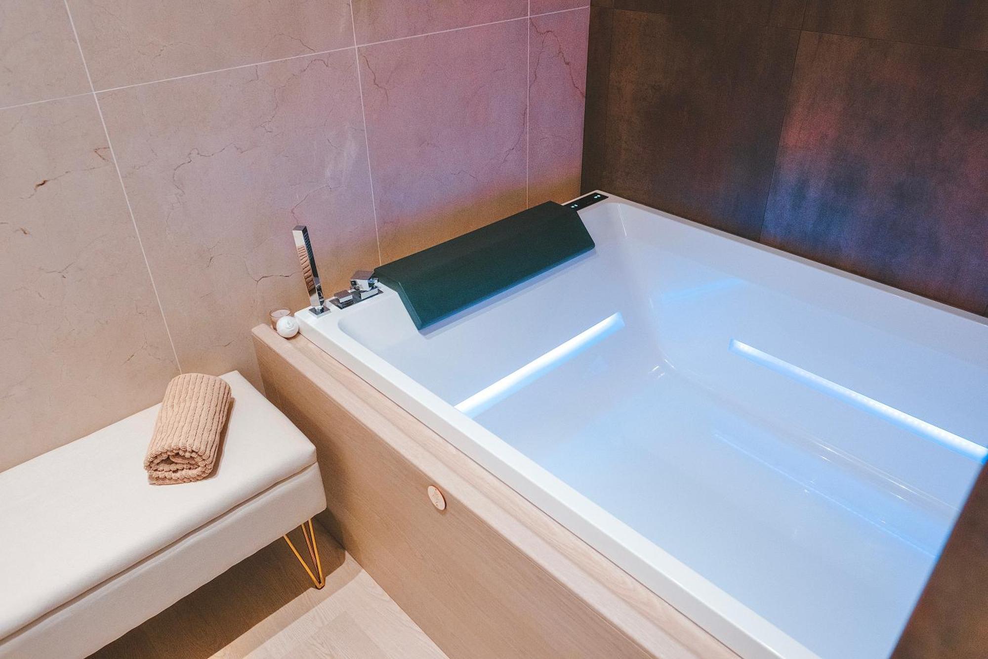 18Zero2 Luxury Rooms Bari Exterior photo